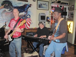 Duck Inn: Roger Zee, Fred Lind, Bobby Washington